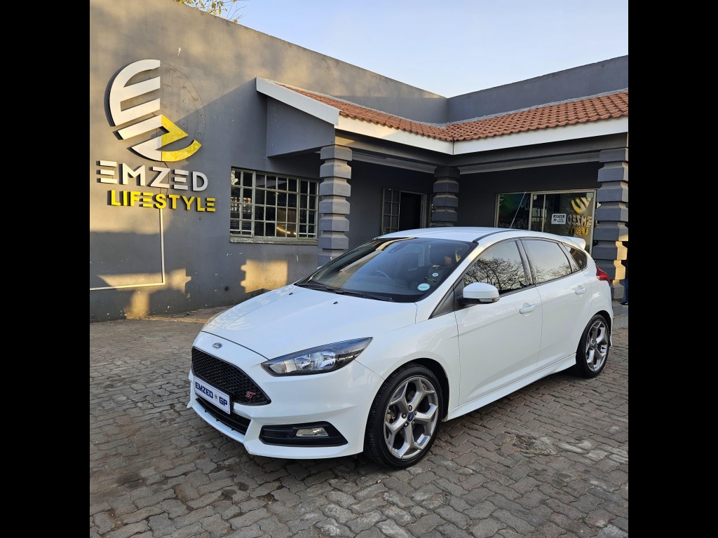 2016 FORD FOCUS 